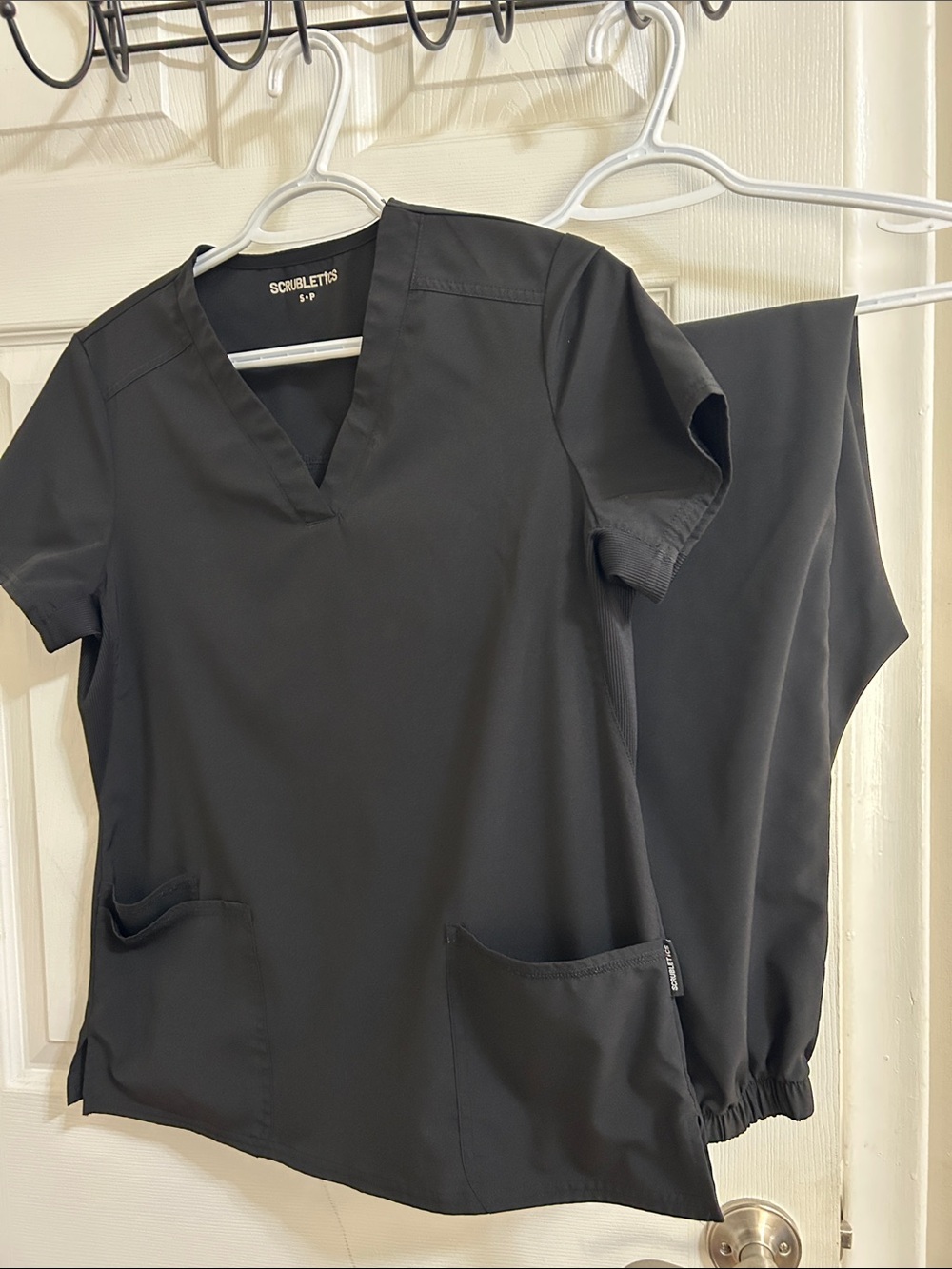 Scrubletics Women's Black V-Neck Scrub sets S/P